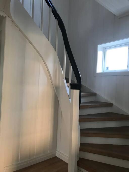 Stort Hus I Porsgrunn Sentrum Med Gangavstand Til "Alt" & Gratis Parkering Til Flere Biler Kültér fotó