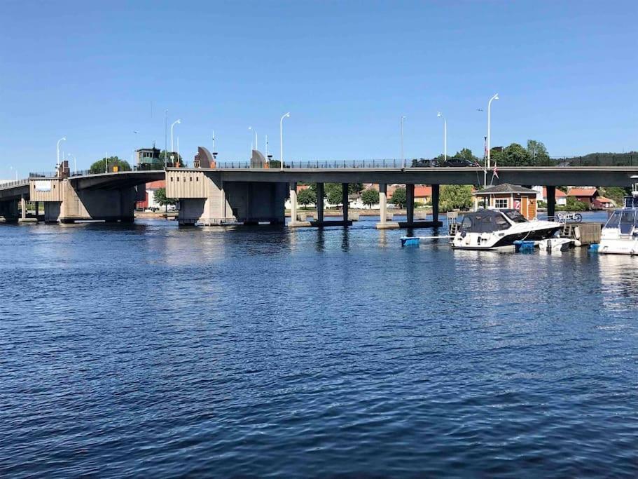 Stort Hus I Porsgrunn Sentrum Med Gangavstand Til "Alt" & Gratis Parkering Til Flere Biler Kültér fotó
